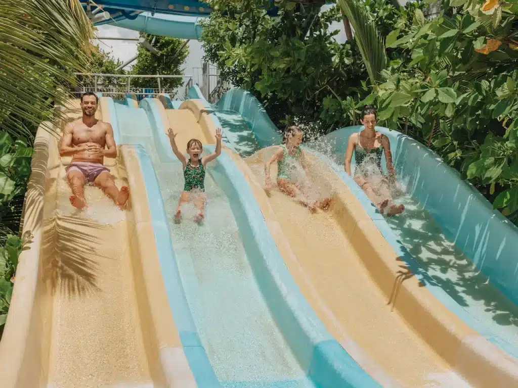 PUJIF P0273 Canapolis Waterpark Slides Fun.4x3